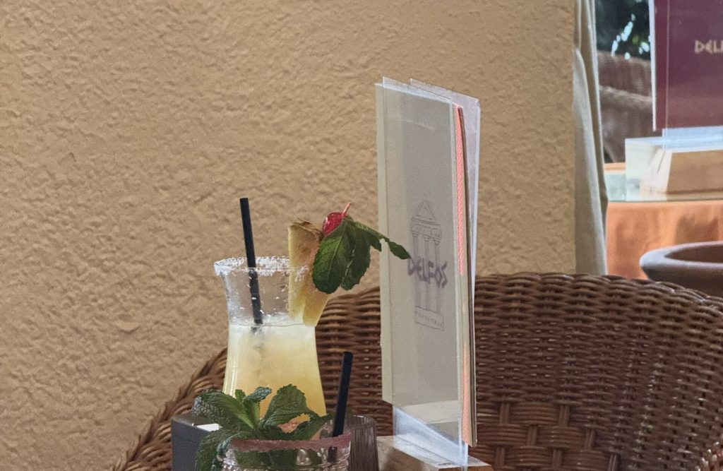 Cafe Delfos, terraceo y ambiente relajado cerca de Castellón.